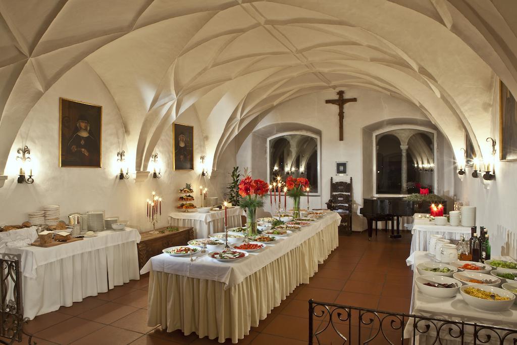 Hotel Schloss Sonnenburg San Lorenzo di Sebato Exterior photo
